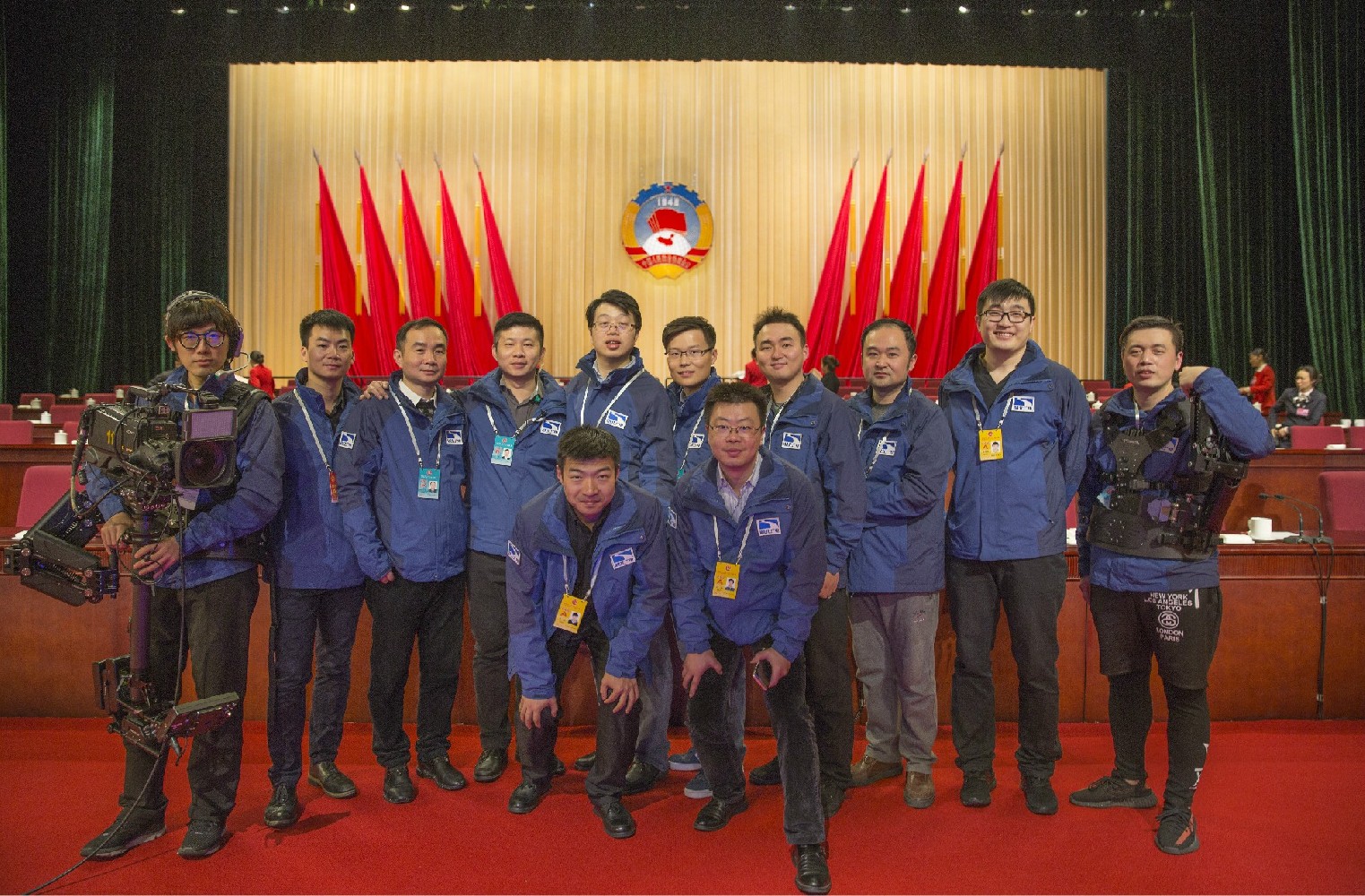 湖北新聞冬季沖鋒衣定制